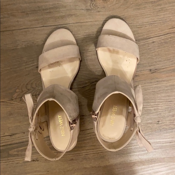 Nude sandals - Picture 1 of 4